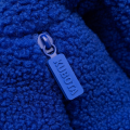 K26AW-401-018-29-1 Torba z polaru Cushy z brelokiem Comfy Club kobaltowa_b2b_u4.png